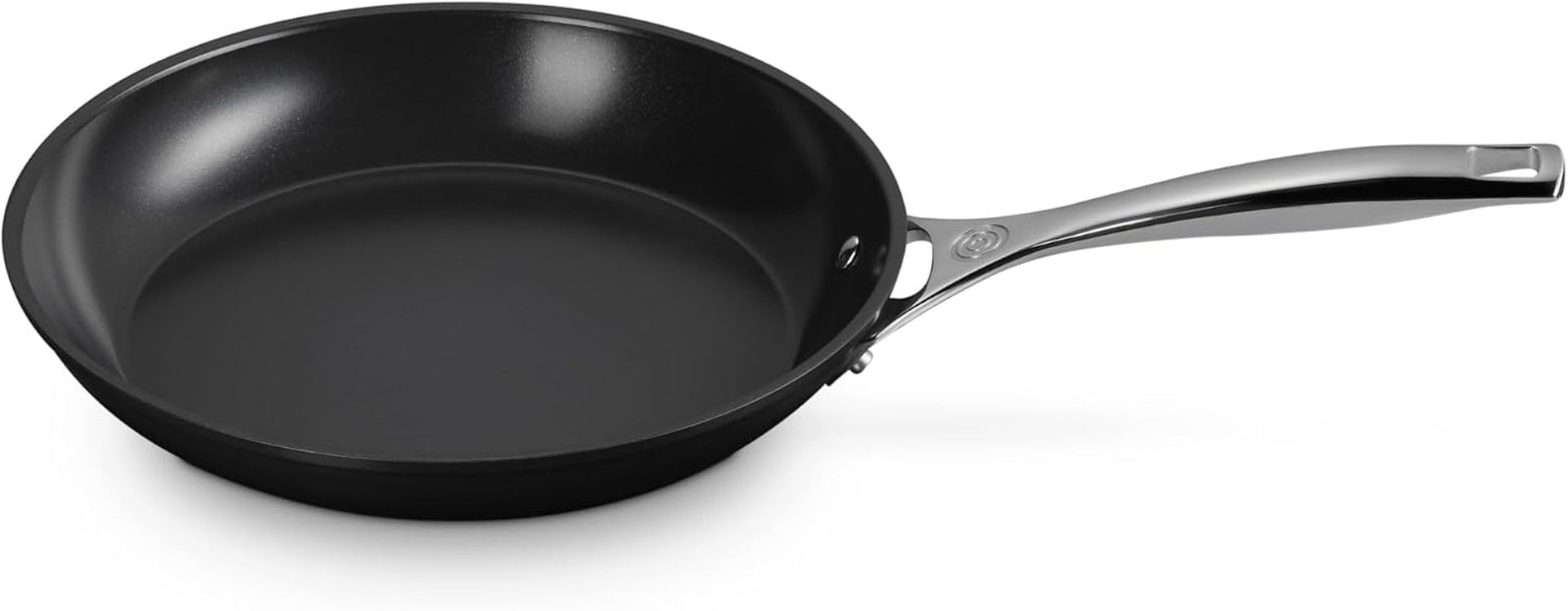 le-creuset-essential-non-stick-ceramic-shallow-frying-pan-10