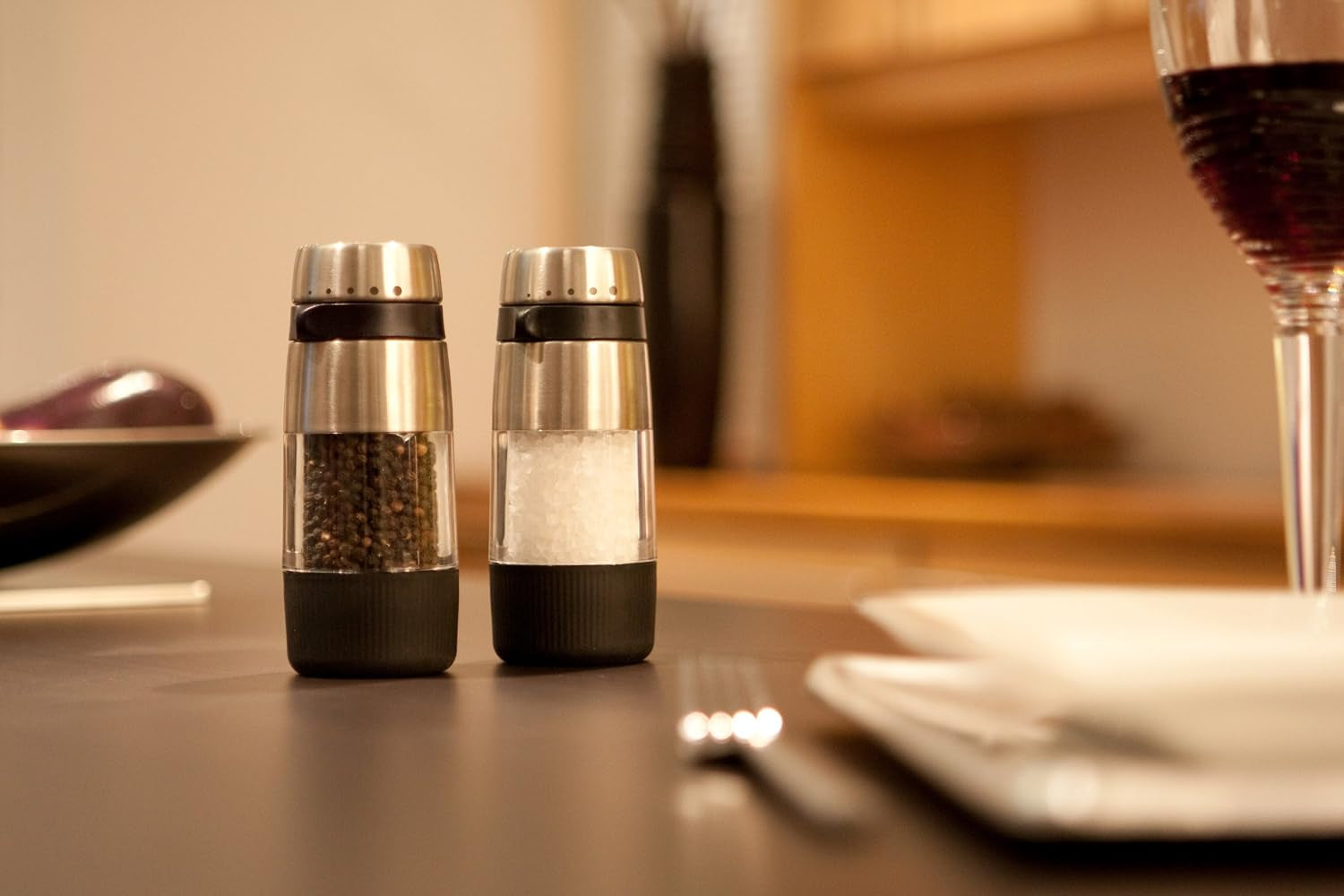 oxo-good-grips-mess-free-pepper-grinder