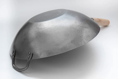 Flat Hand Hammered Carbon Steel Pow Wok with Wooden and Steel Helper Handle (14 Inch, Flat Bottom) / 731W3164
