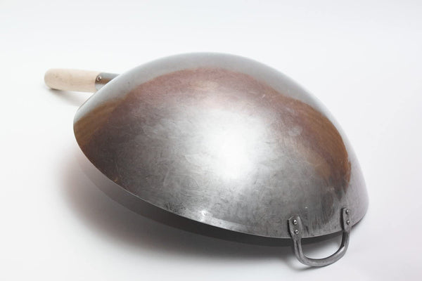 Big 16 Inch Heavy Hand Hammered Carbon Steel Pow Wok with Wooden and Steel Helper Handle (Round Bottom) / 731W1382