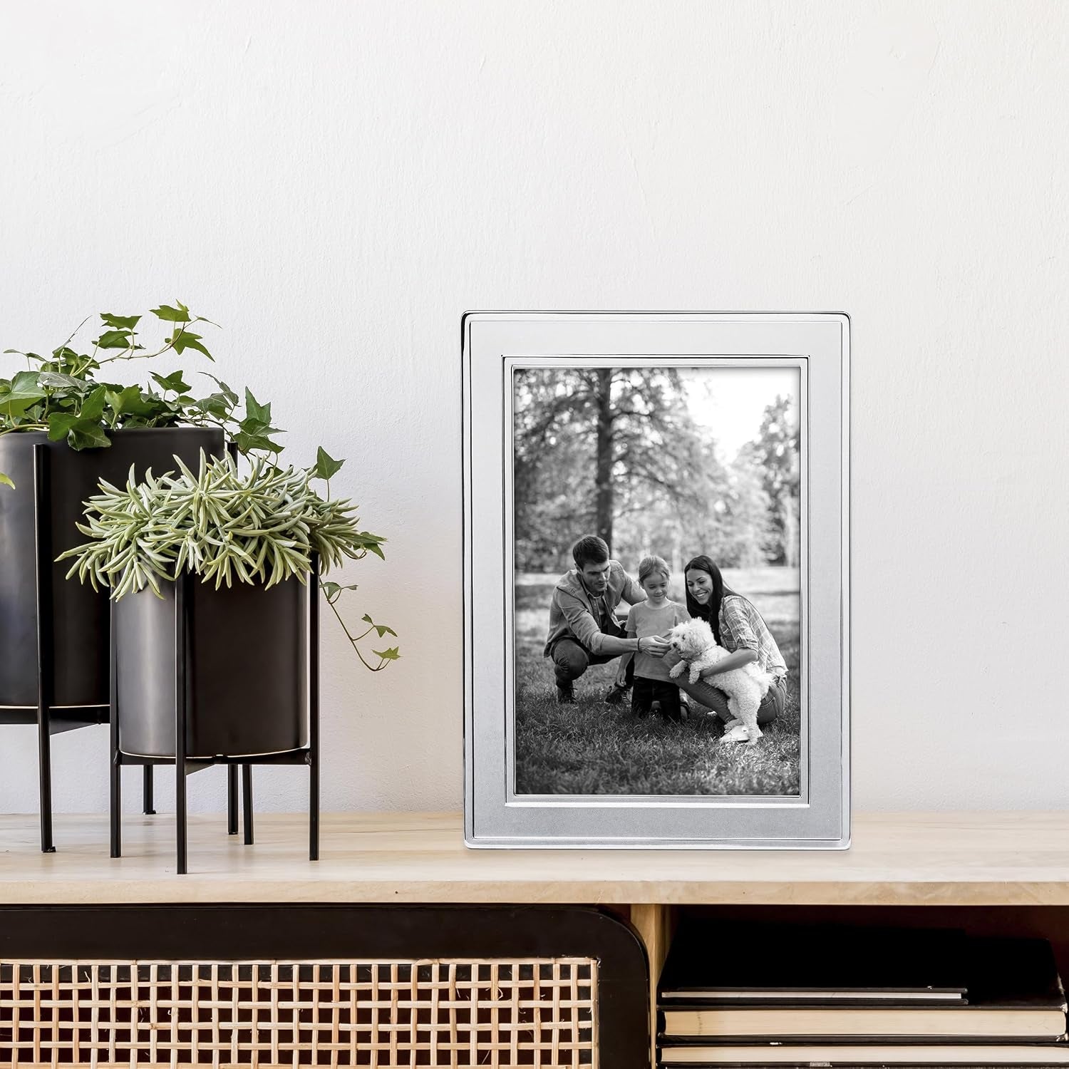 double-border-plain-silver-picture-frame-tarnish-resistant-finish-perfect-photo-frame-for-any-end-table-credenza-shelf-or-nightstand-silver-5x7