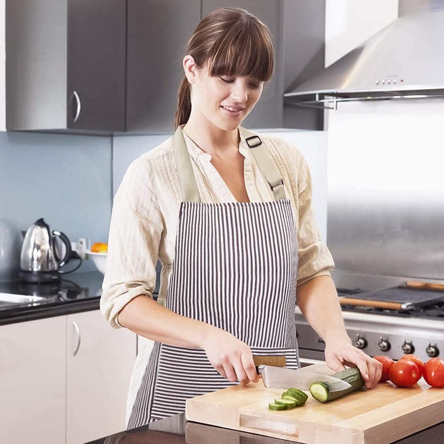 2-pack-kitchen-cooking-aprons-adjustable-bib-soft-chef-apron-with-2-pockets-for-men-womenblack-brown-stripes