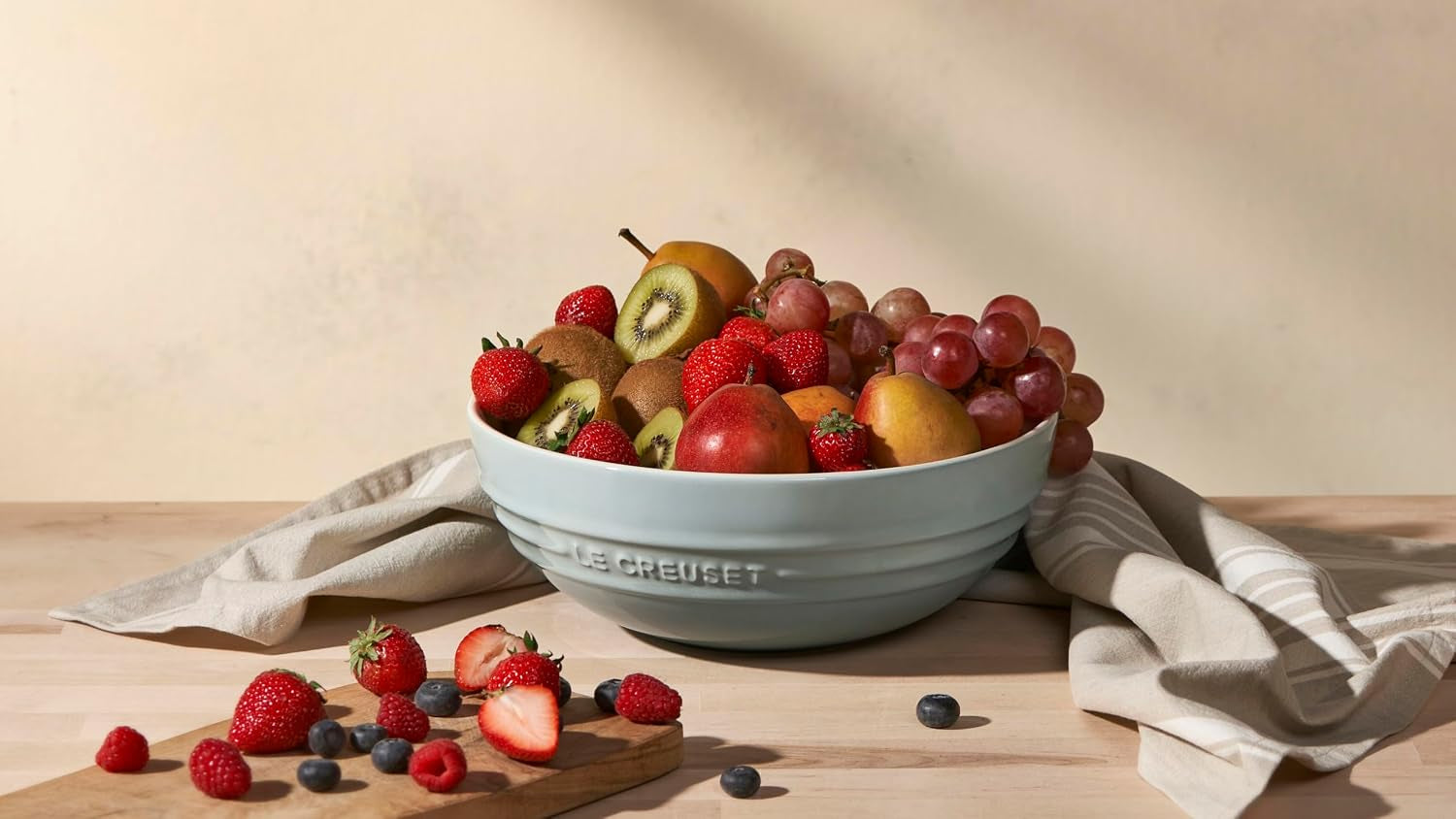 le-creuset-stoneware-multi-bowl-3-1-qt-cerise