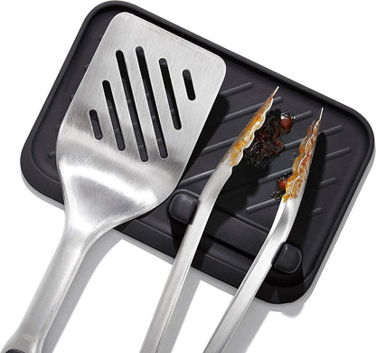 OXO Outdoor Grilling Turner and Tongs Set | Grilling Spatula and Tongs, Beveled Head Slides under Food, Non-Slip Grip, Hanging Ring, Ideal for Grilling & BBQ8