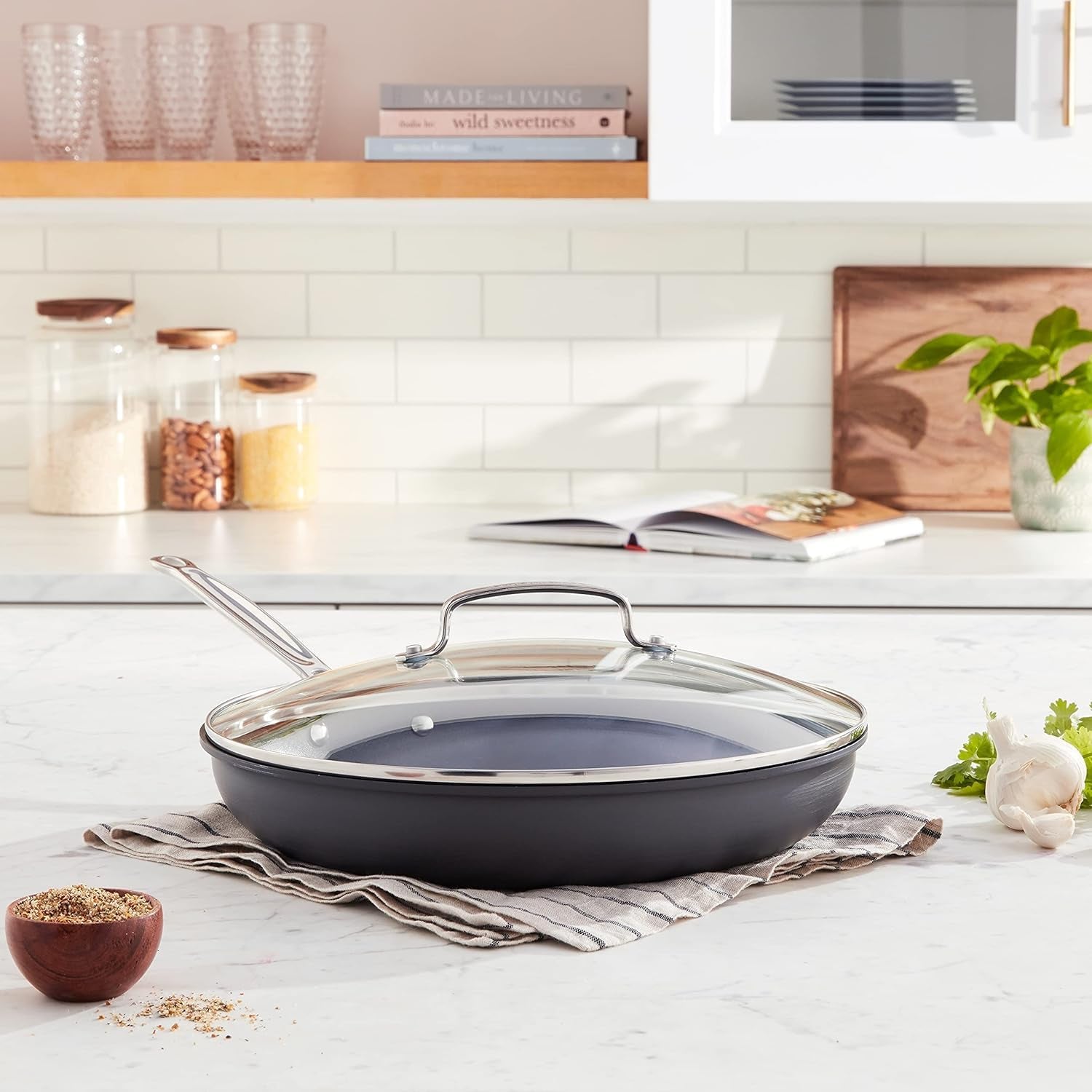 chefs-classic™-nonstick-hard-anodized-12-nonstick-skillet-with-glass-cover