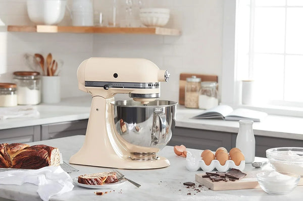 Kitchenaid Artisan, 5-Qt Tilt Head Stand Mixer, KSM150PS, Almond Cream4