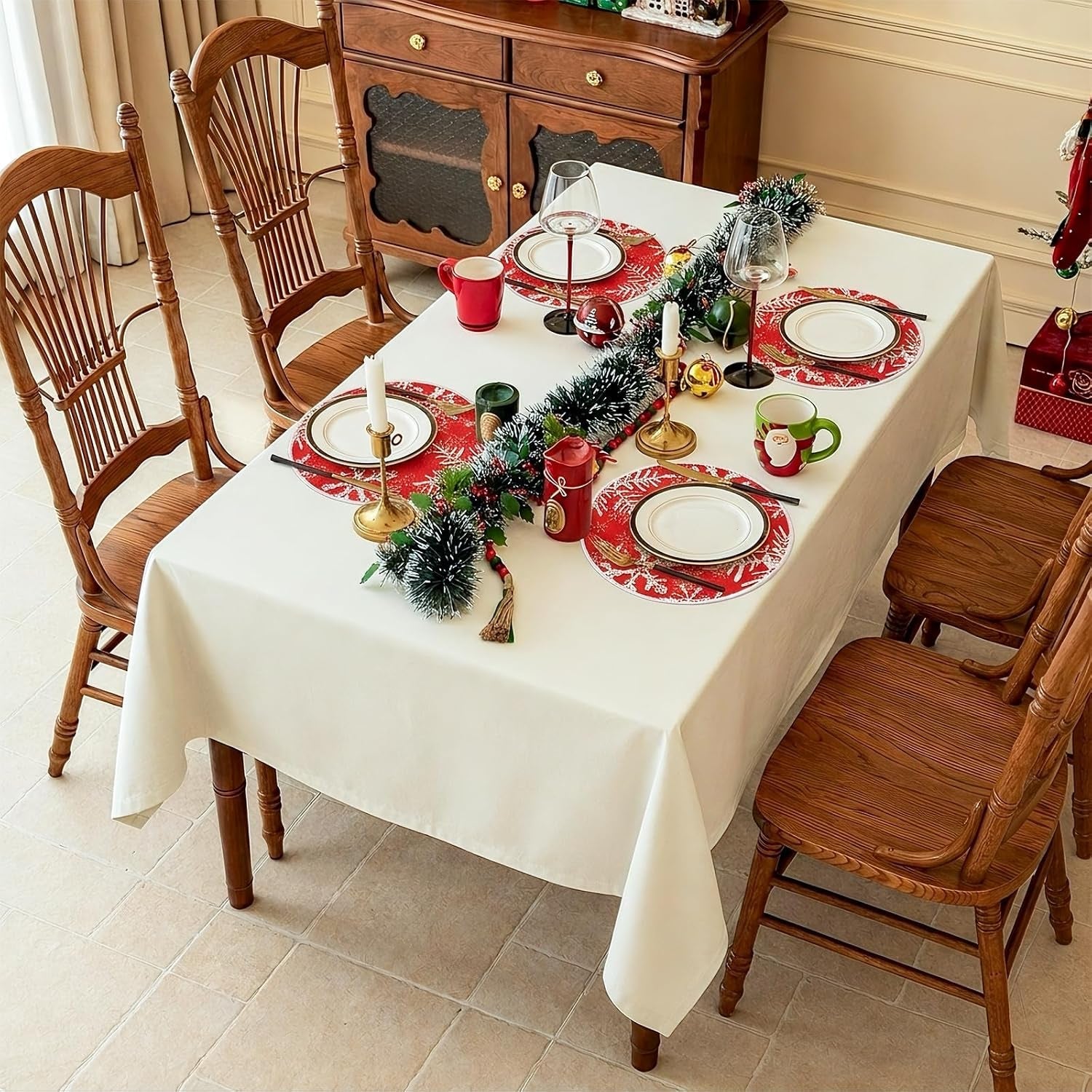 christmas-round-placemats-set-of-4-red-snowflakes-decorations