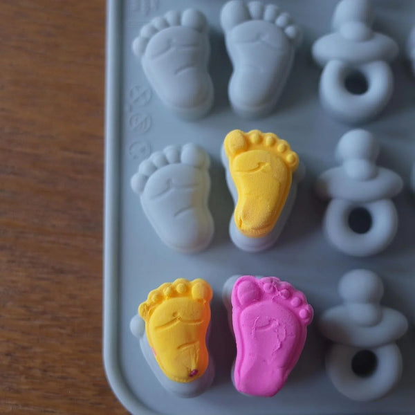 Baby Shower Silicone Mold with Onesie Pacifier Bottle Baby Footprint Bear Carriage Mold for Chocolate Cake Candy Gummy Cupcake Decoration Party Cupcake Topper6
