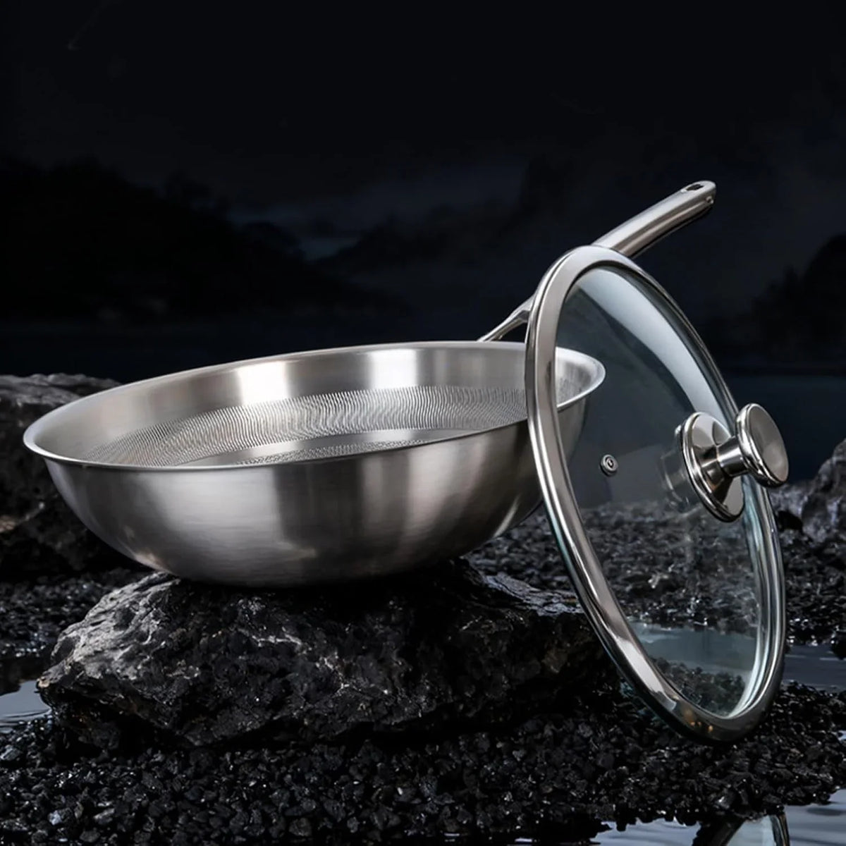titanium-hammered-wok-with-lid-pure-no-coating-non-stick-titanium-pans-for-cooking-flat-bottom-wok-ultra-durable-scratch-resistant-compatible-with-all-cooktops-12-6in