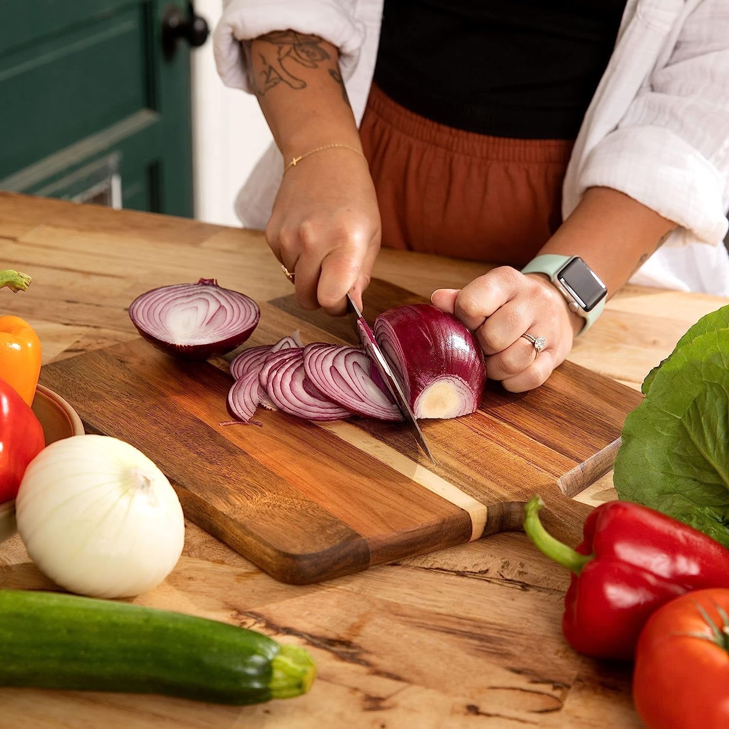 acacia-wood-cutting-board-and-chopping-board-with-handle-for-meat-cheese-board-vegetables-bread-and-charcuterie-decorative-wooden-serving-board-for-kitchen-and-dining-room-large-17-x-13