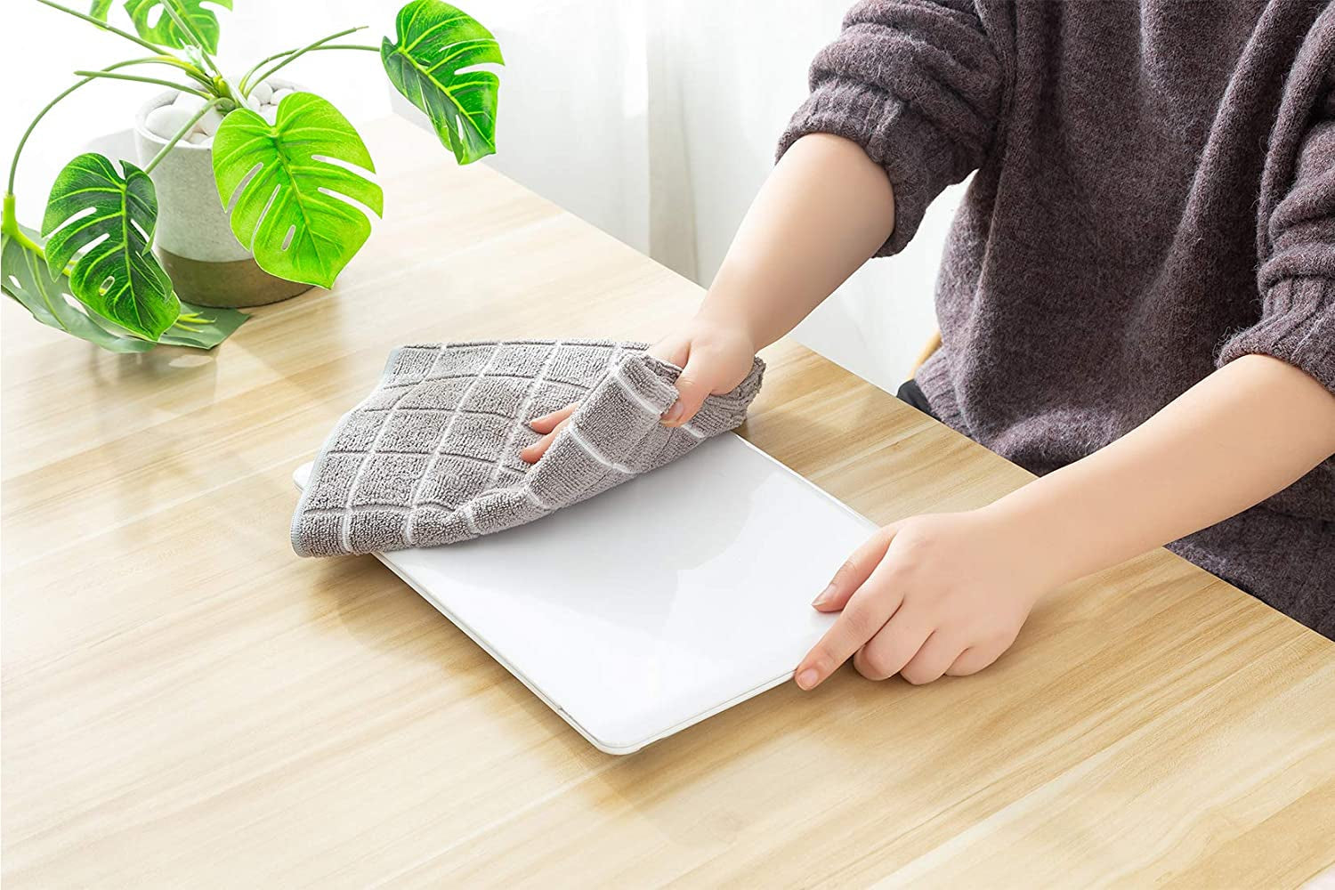 microfiber-dish-towels-soft-super-absorbent-and-lint-free-kitchen-towels-8-pack-lattice-designed-gray-colors-26-x-18-inch