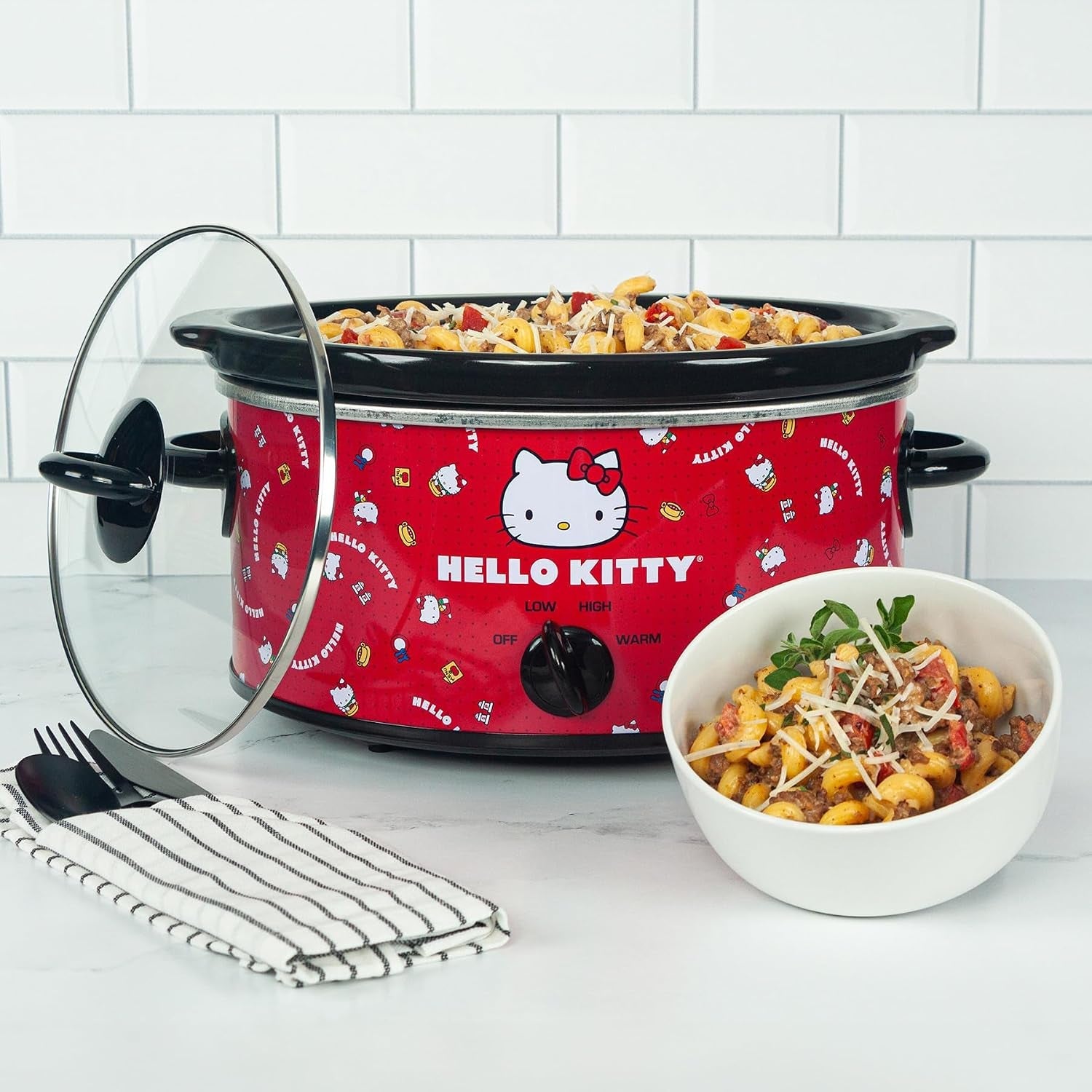 hello-kitty-5-quart-slow-cooker-cook-with-your-favorite-kitty