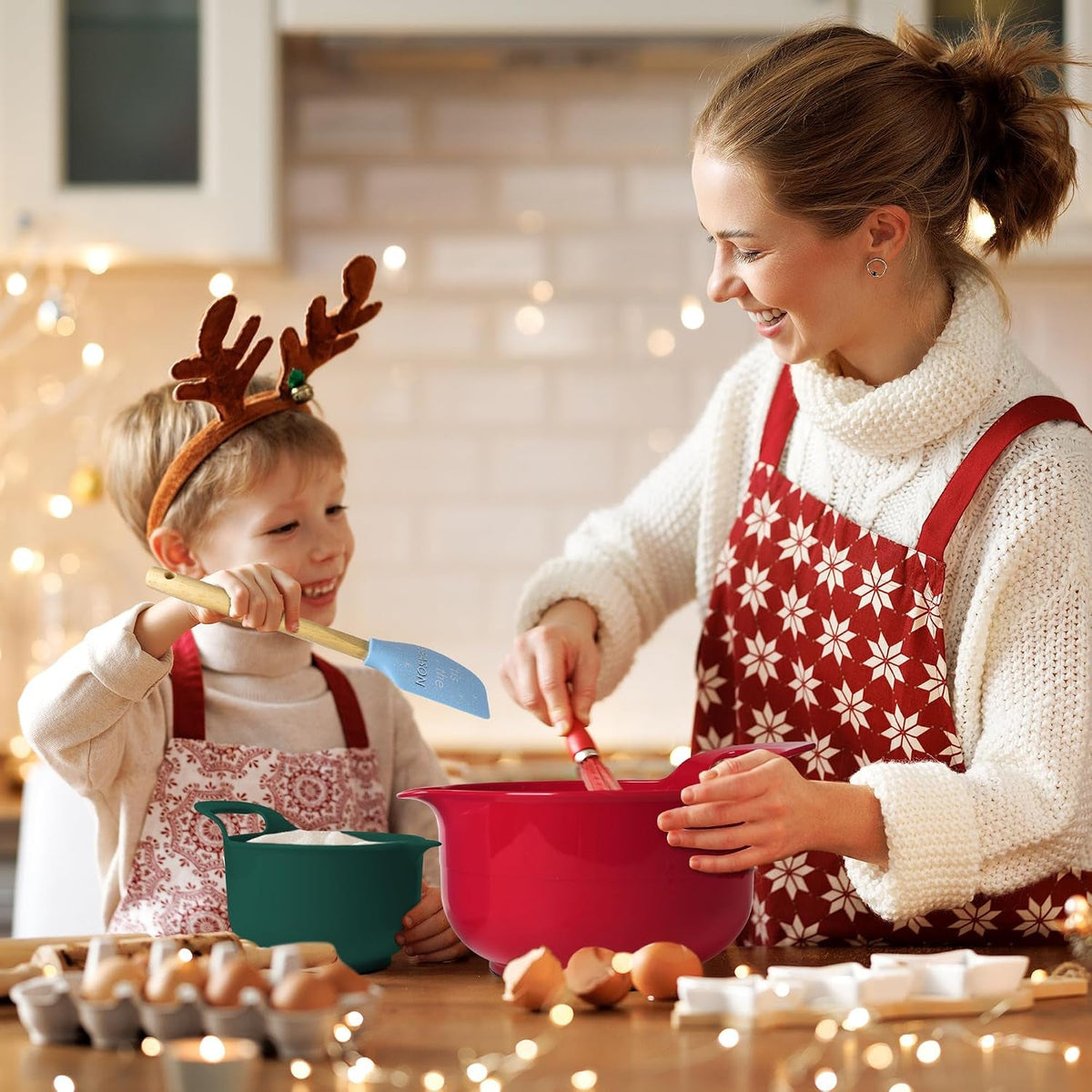 4-pack-nesting-mixing-bowl-christmas-set-with-pour-spout-and-handle-bpa-free-microwave-dishwasher-safechristmas-colours-4-pack-with-handle