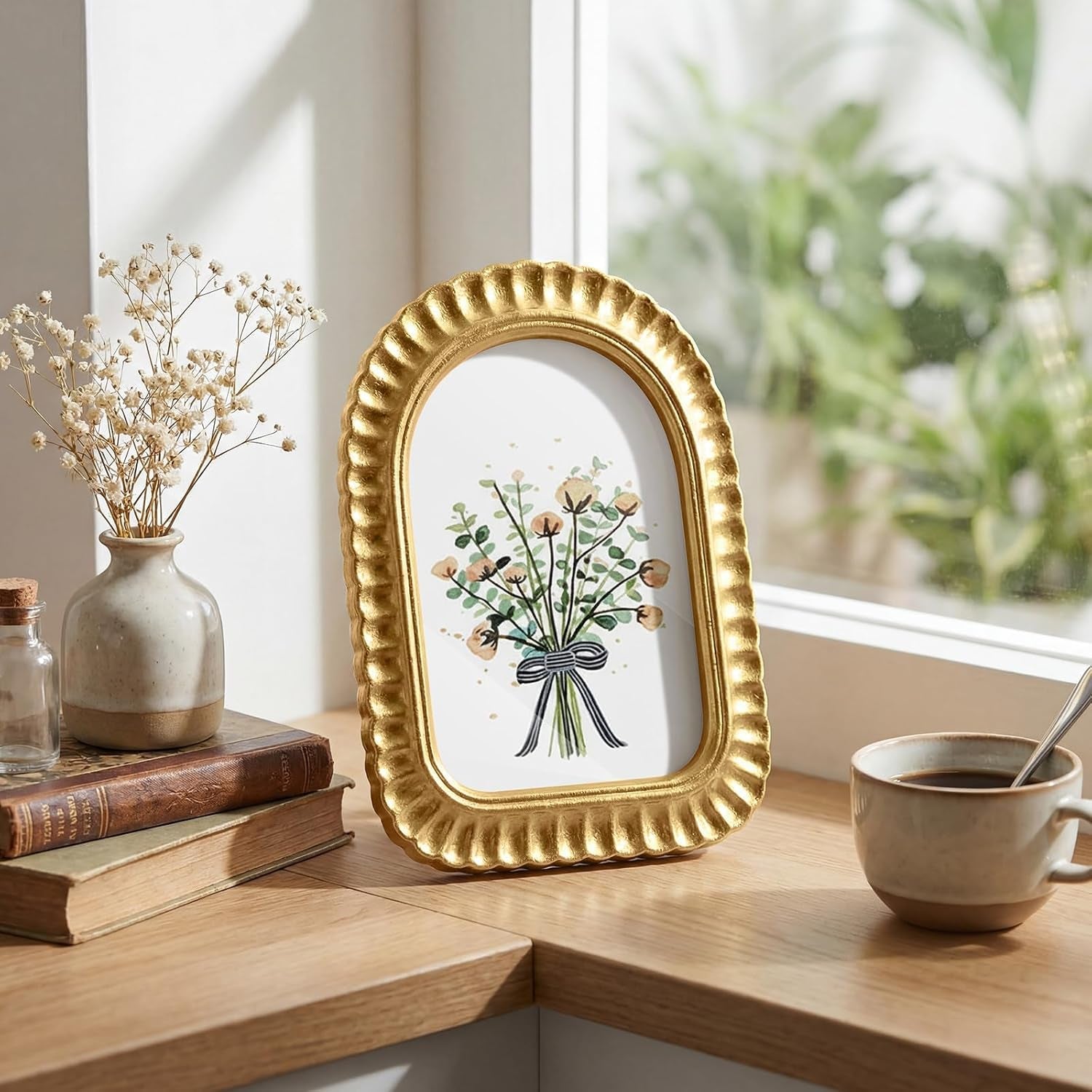 4x6-inch-gold-petal-arched-picture-frame-vintage-scalloped