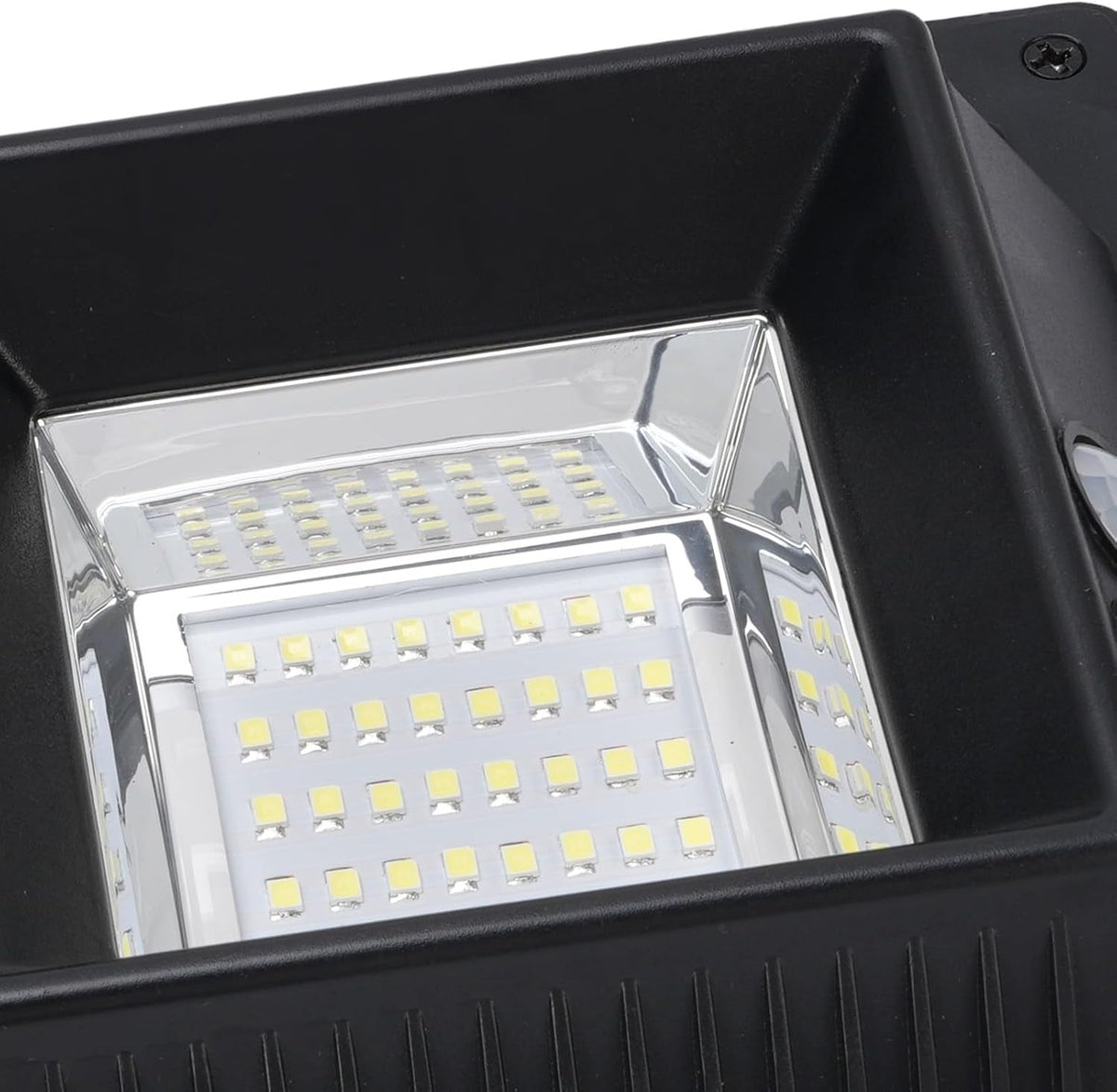 led-solar-roof-thumb-lamp-6-8-hours-of-lighting-to-dawn-solar-gutter-light-for-eaves-steps-walls-terraces-landscape-design