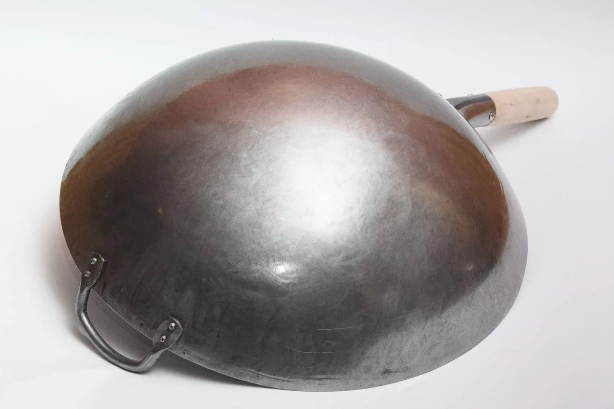 big-16-inch-heavy-hand-hammered-carbon-steel-pow-wok-with-wooden-and-steel-helper-handle-round-bottom-731w138