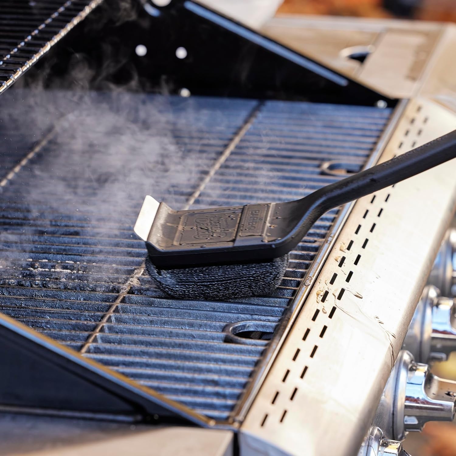 steam-clean-bristle-free-grill-brush-powered-by-scrub-daddy