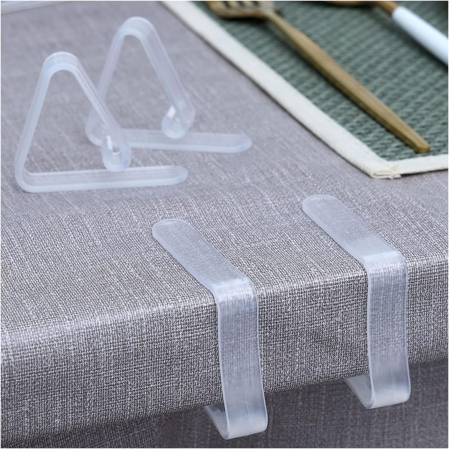 16pcs-clear-plastic-tablecloth-clips-transparent-clear-tablecloth-clips-plastic-table-cloth-hold-down-clips-table-cloth-holder-for-meeting-party-indoor-outdoor-events