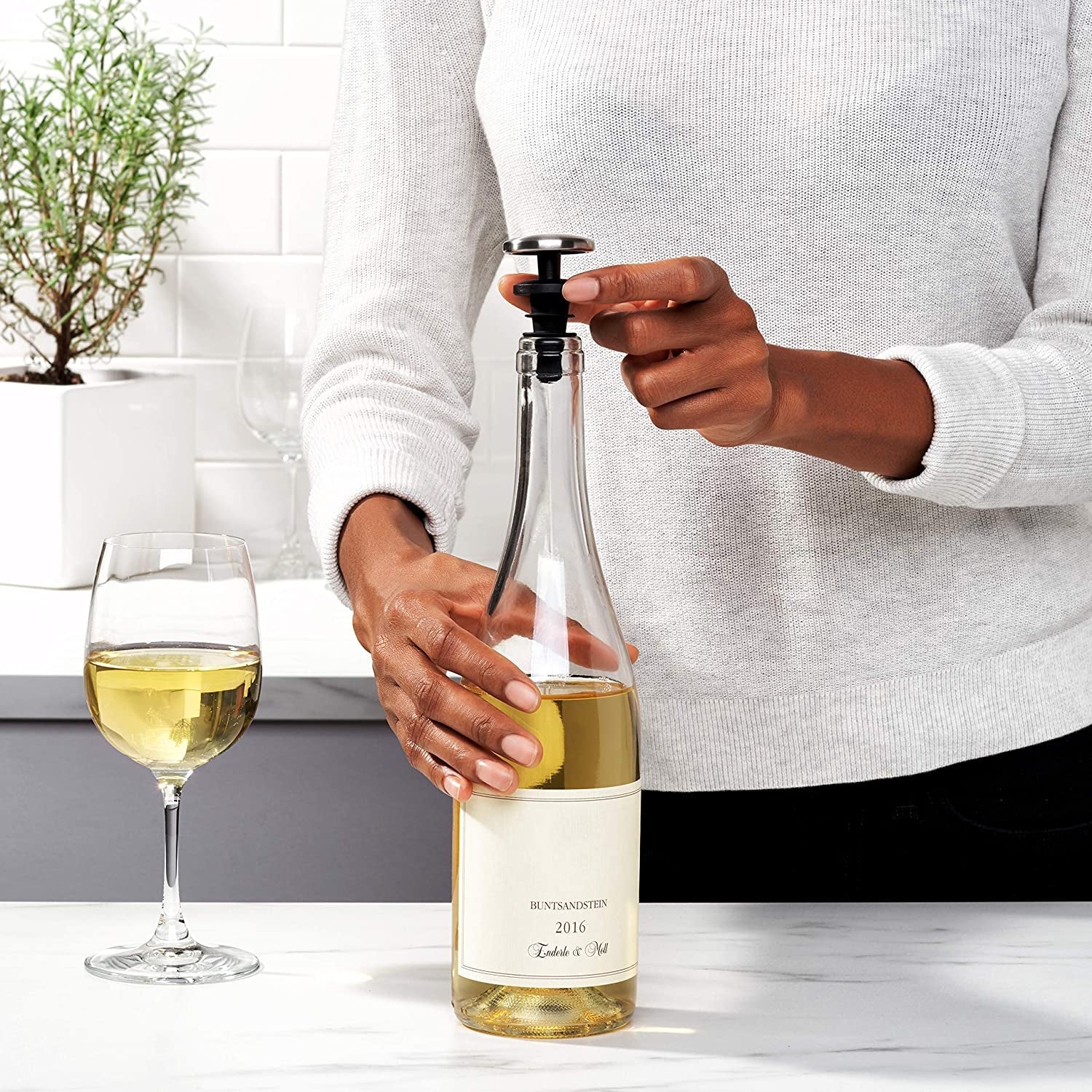 oxo-steel-leakproof-expanding-wine-stopper-2-pack