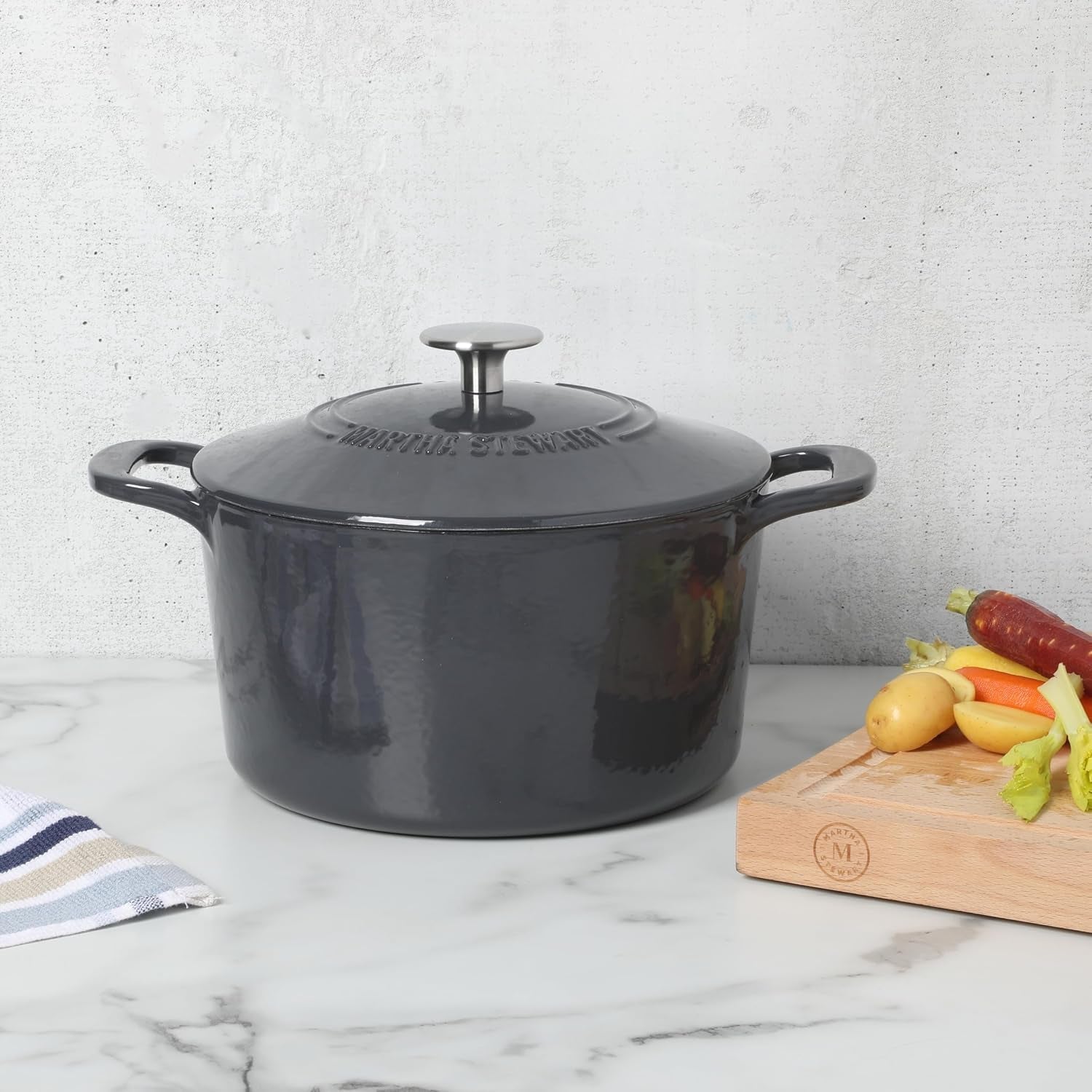 gatwick-4-quart-enamel-cast-iron-dutch-oven-grey