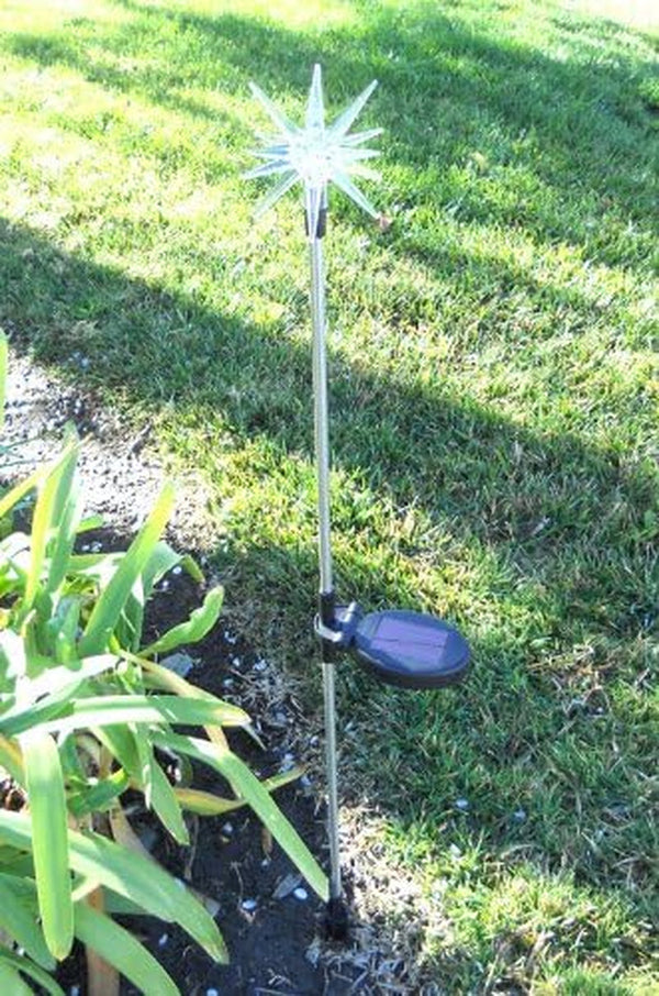 Set of 1 Solar Garden Stake Lights with Color Changing LED or Regular White LED Landscape Path Lights (1 Piece) (Starburst)1