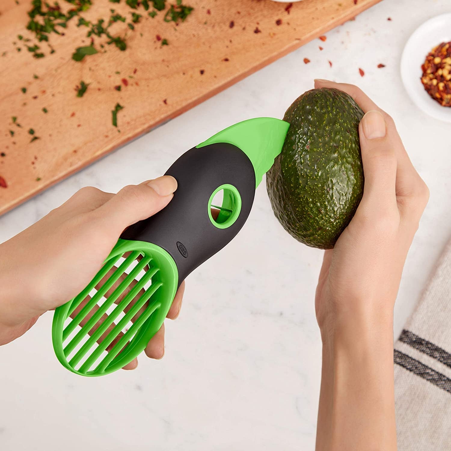 oxo-good-grips-3-in-1-avocado-slicer-green