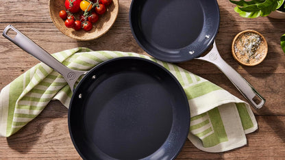 Le Creuset Essential Non-Stick Ceramic 2 Pc. Frying Pan Set3