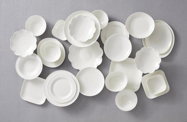 Studio 1414 Scallop Bone China 16-Piece Dinnerware Set for 47