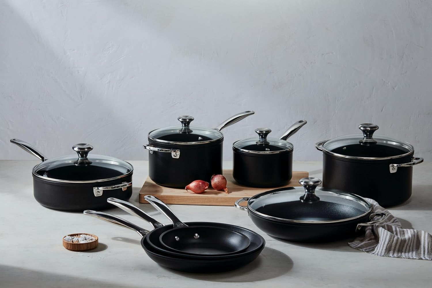 le-creuset-toughened-non-stick-pro-fry-pan-12