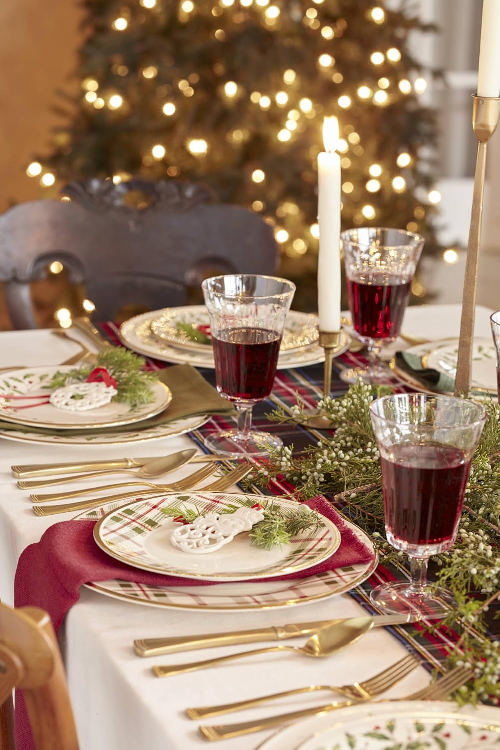 holiday-plaid-porcelain-12-piece-christmas-dinnerware-set-for-4