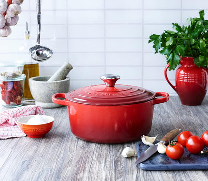 Le Creuset Enameled Cast Iron Signature round Dutch Oven, 3.5 Qt, Cerise6