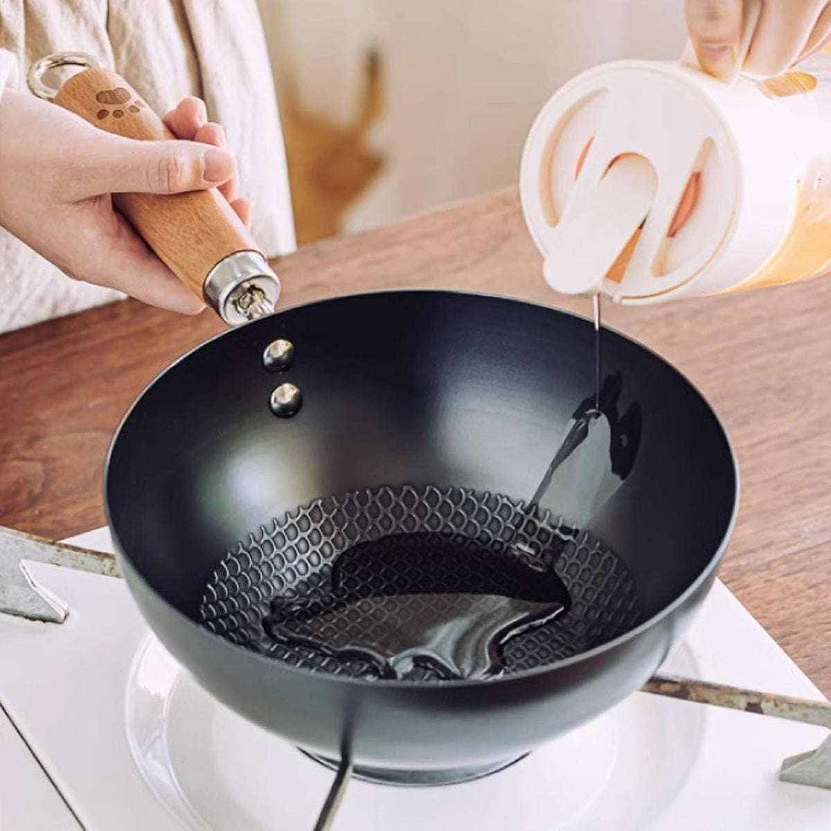 carbon-steel-wok-stir-fry-pans-set-with-lid-chinese-wok-even-heating-thick-coated-multifunctional-iron-pot-with-convenient-handle-for-daily-home-cooking-20cm