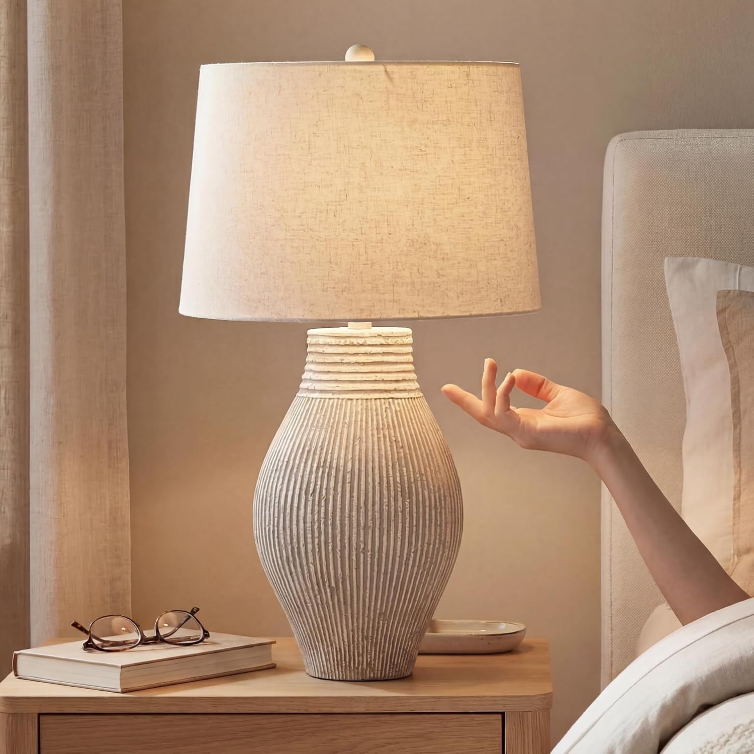signature-design-by-ashley-layal-29-table-lamp-living-room-beige