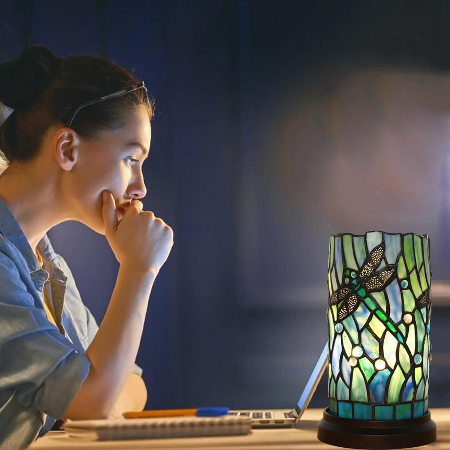 tiffany-style-table-lamp-for-bedroom-baroque-stained-glass-nightstand-bedside-night-lamp-party-light-hand-made-art-home-deco-christmas-gifts-w-2-led-bulbs-3-color-temperatures-flame-bulb