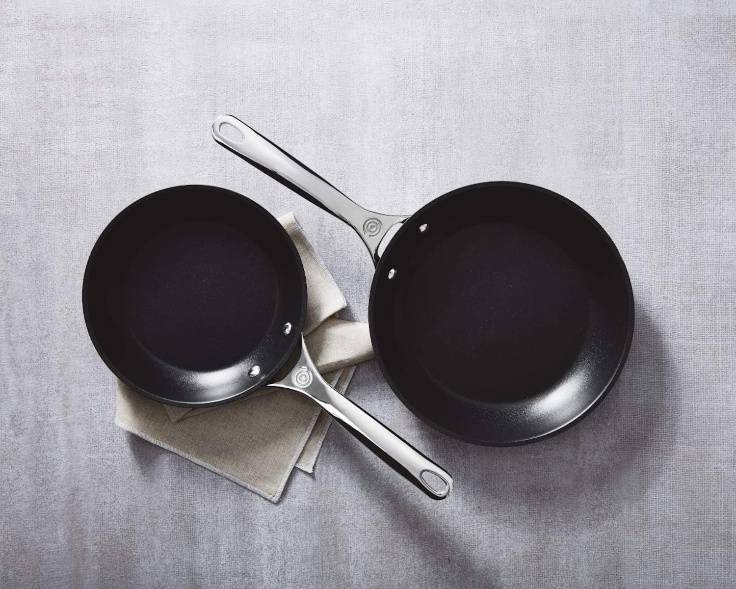 le-creuset-toughened-non-stick-pro-cookware-set-2-pc-8-10-fry-pan