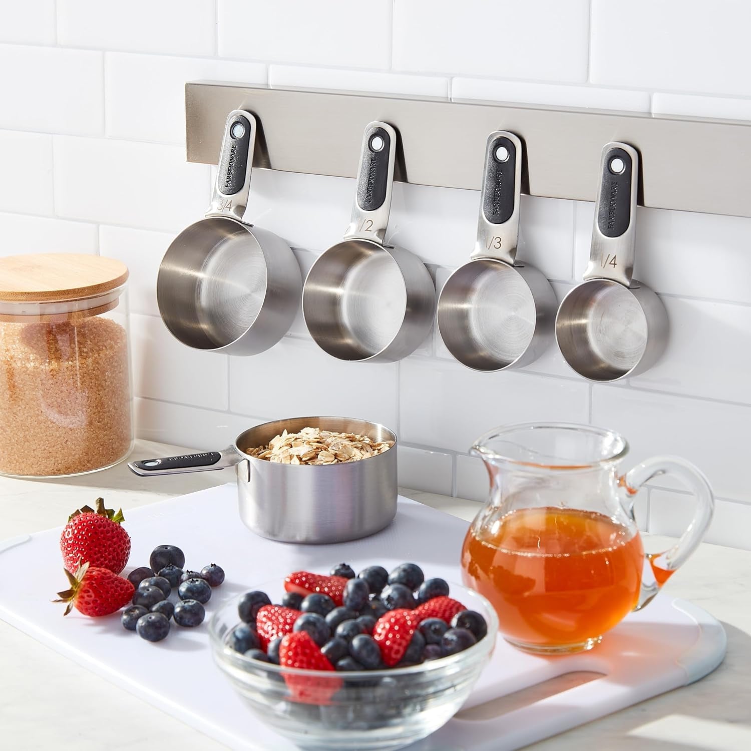 professional-set-of-5-stainless-steel-measuring-cups-precision-and-ease-in-every-scoop-features-magnetic-handles-for-easy-storage-dishwasher-safe