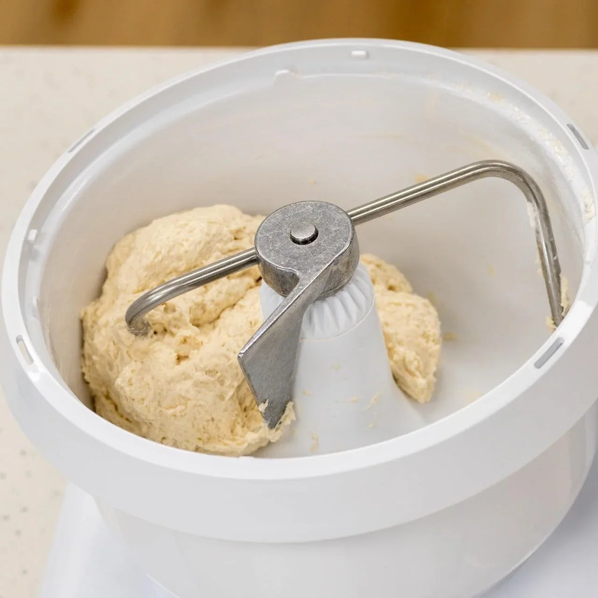 bosch-universal-plus-stand-mixer-500-watt-6-5-quarts-with-wire-whips-dough-hook-dough-hook-extender-bundle