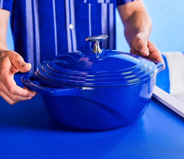 USA Enamel 4.5 Qt Enameled Cast Iron Dutch Oven - Cast Iron Cookware - Dutch Oven Pot with Lid - Smoothing Sailing Color - 4.5 Qt Capacity2