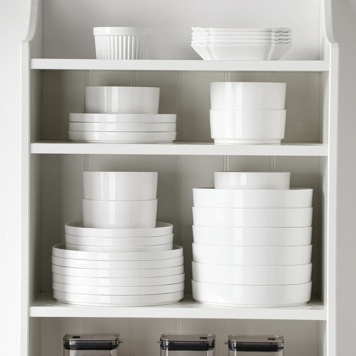 12-pieces-porcelain-dinnerware-set-modern-white-dish-set-for-4-premium-serving-plates-and-bowls-sets-chip-and-scratch-resistant-dishware-sets-kitchen-dishes-dining-ware-set-series-leah