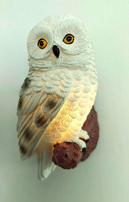 2Pcs Owl Solar Statue Garden Owl Figurine Light Tree Hugger Outdoor Fence Solar Lights Fake Owl Decoration for Home, Patio and Lawn White2