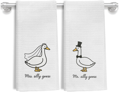 Funny Mr and Mrs Silly Goose Kitchen Towels, Wedding Gifts for Couples Newlyweds Dish Tea Towels for Kitchen Decor, Just Married Gifts Decorative Hand Towels for Bathroom, 16X24 Inch Set of 21