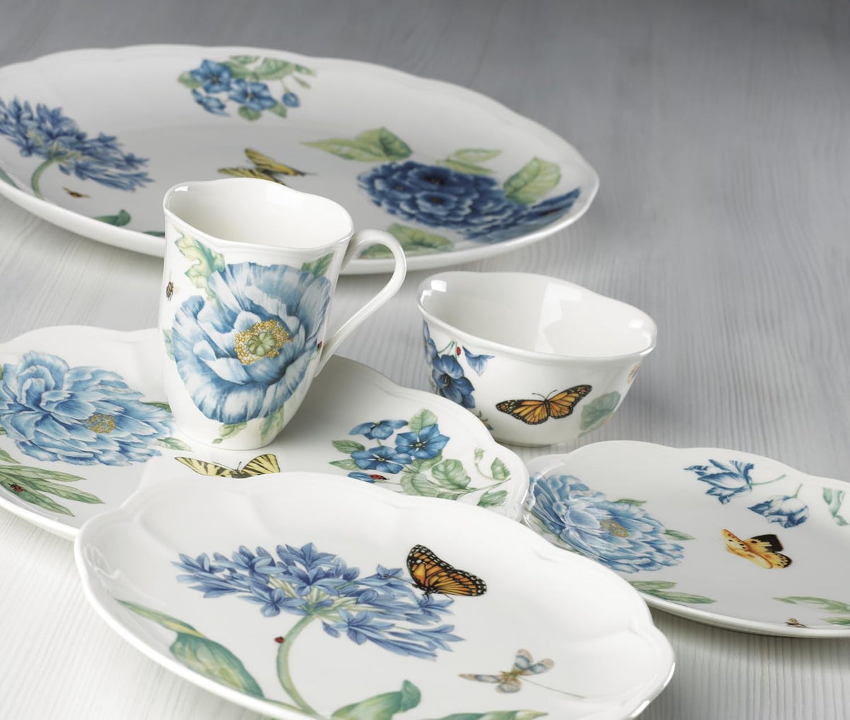 butterfly-meadow-blue-porcelain-dessert-plates-set-of-4