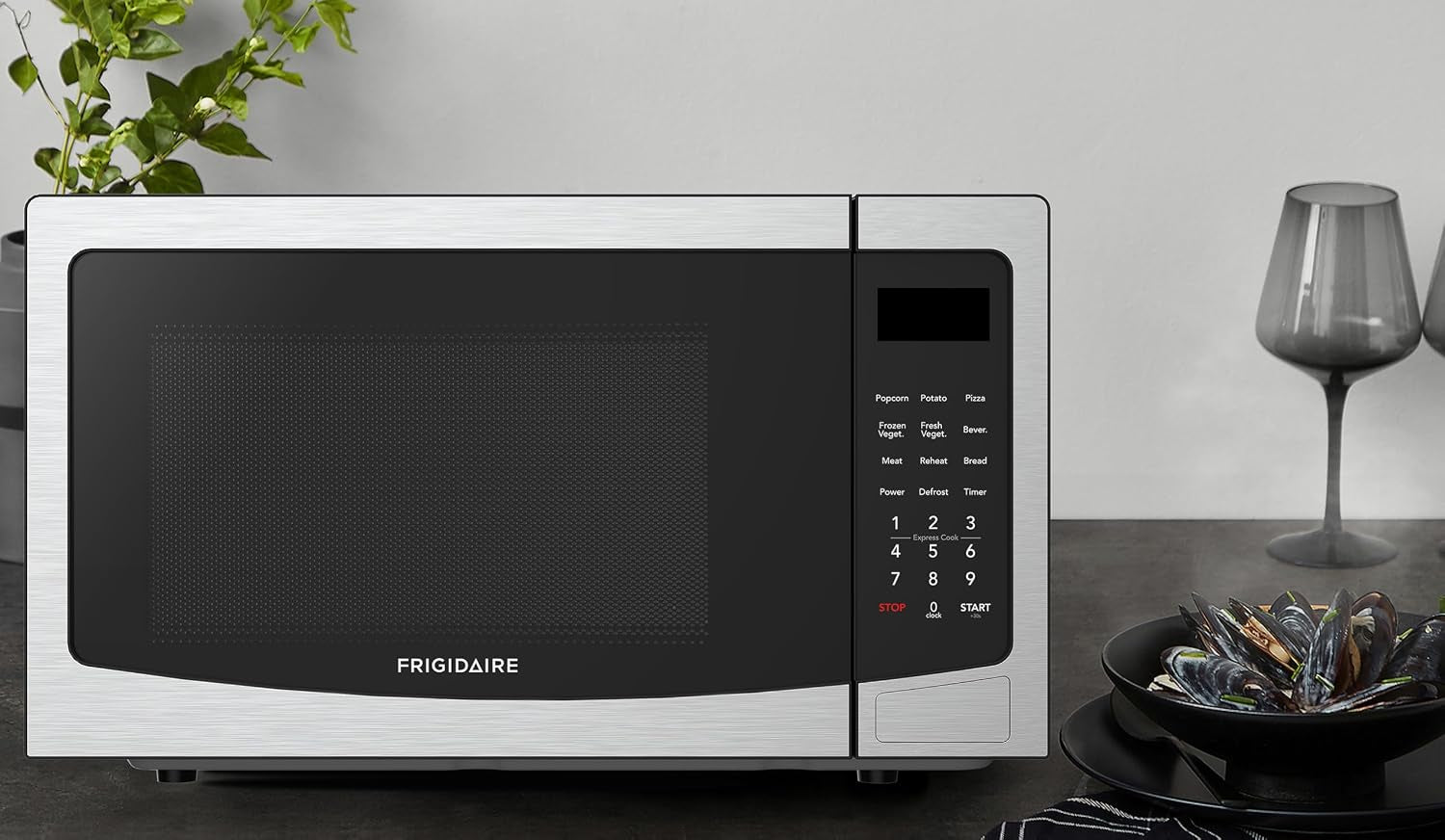 frigidaire-1-1-cu-ft-countertop-microwave-oven-stainless