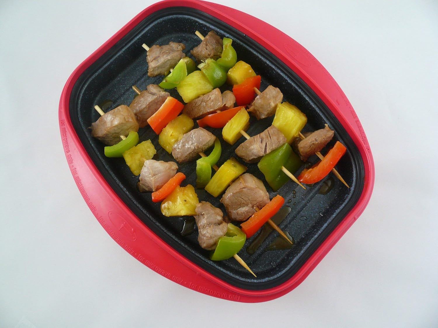 microwave-grill-pan-with-lid-for-grilling-browning-and-crisping-vegetables-sandwich-meat-red
