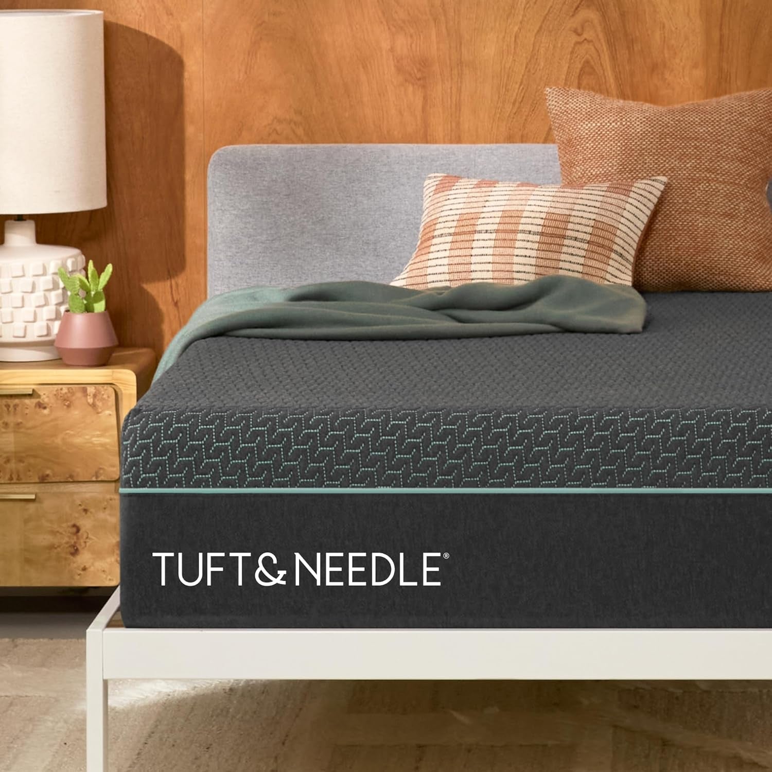 tuft-needle-mint-plush-hybrid-queen-mattress-in-a-box