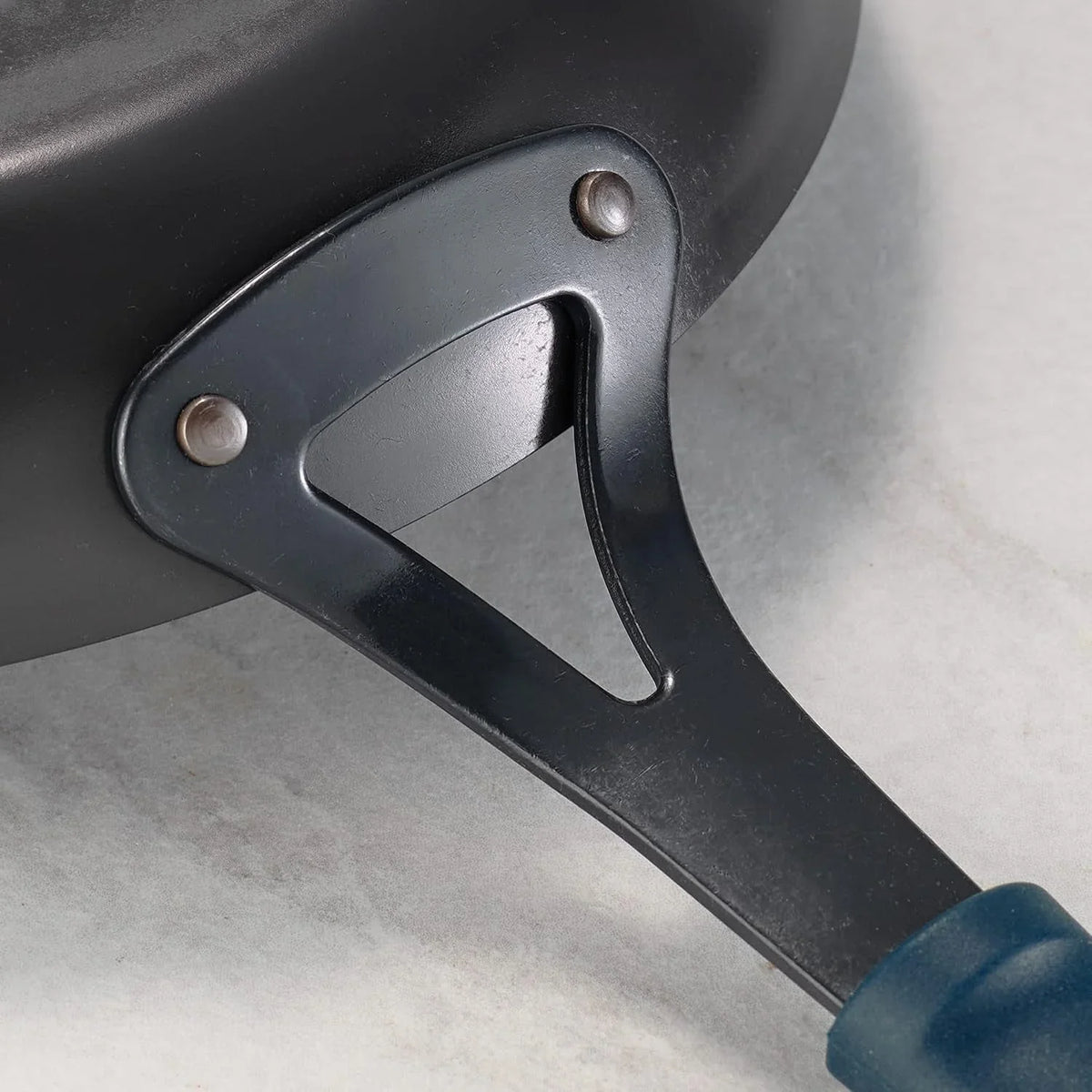 carbon-steel-12-inch-large-frying-pan-with-silicone-grip-naturally-non-stick-skillet-oven-safe