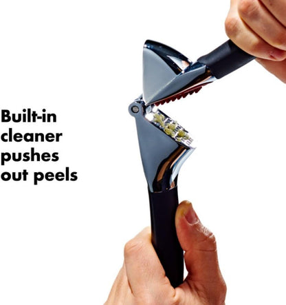 OXO Good Grips Garlic Press, Easy to Squeeze & Self Cleaning Tool, Black | Garlic Crusher for Unpeeled Cloves, Soft Non-Slip Handle, Die-Cast Zinc for Durability, Built-In Cleaner, Dishwasher Safe4