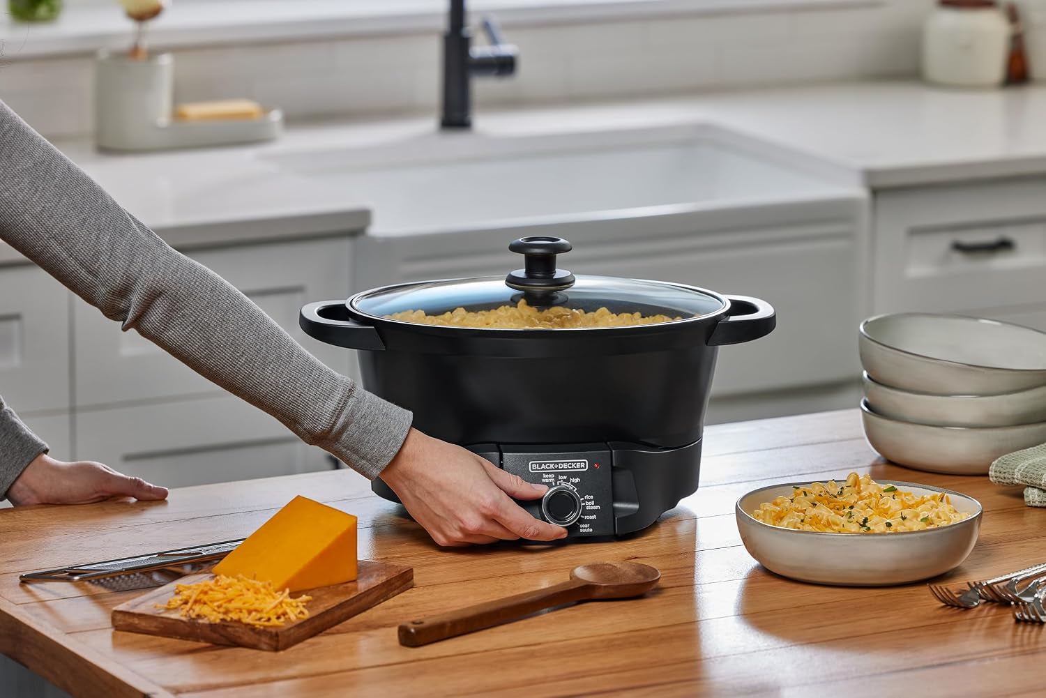 black-decker-7qt-multicooker-5-in-1-5-in-1-multicooker-with-ceramic-nonstick-pot-neat-n-clean-design-and-7qt-capacity
