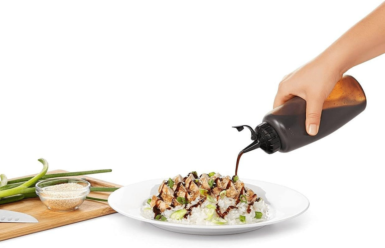 oxo-good-grips-chefs-squeeze-bottle-medium-chefs