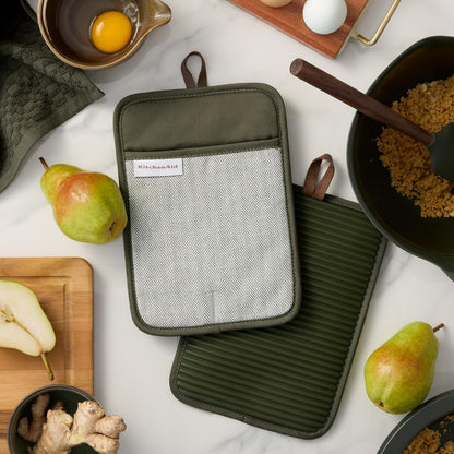 ® Evergreen Design Series Herringbone Ribbed Soft Silicone Pot Holders 2-Pack Set, Heat Resistant up to 500°F, Flexible & Waterproof, Deep Forest Green, 7"X10"2